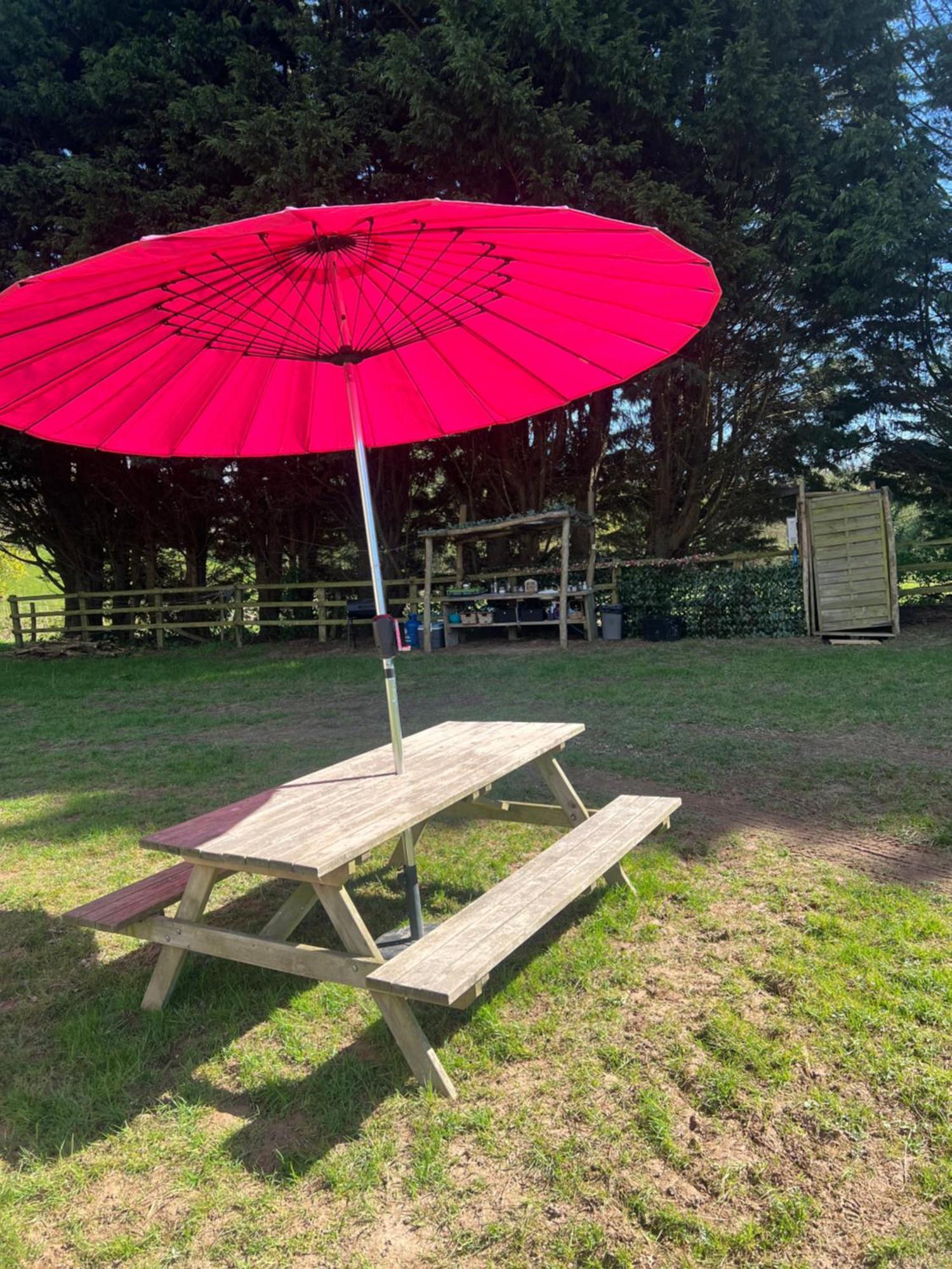 Swallows Oast Glamping 塞得利斯坎贝 外观 照片